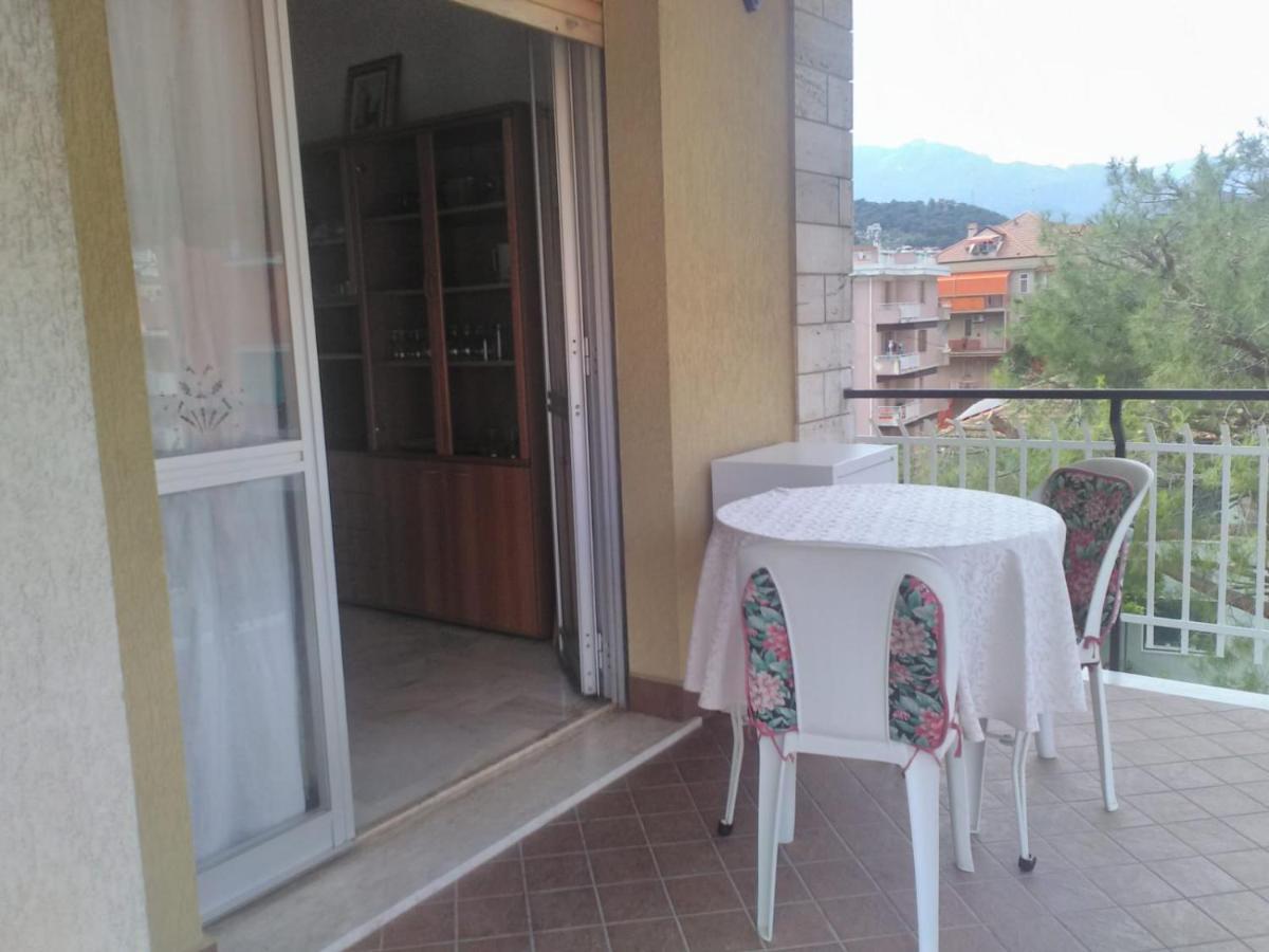 Valter Apartment Пьетра-Лигуре Экстерьер фото